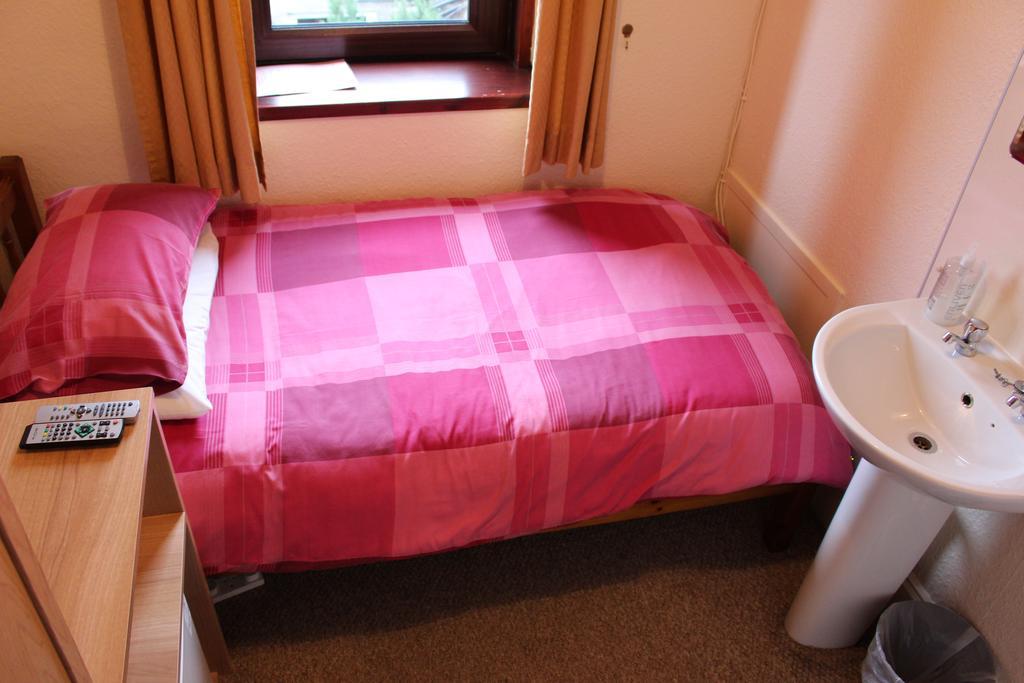 Bonaccord Guest House แอเบอร์ดีน ภายนอก รูปภาพ